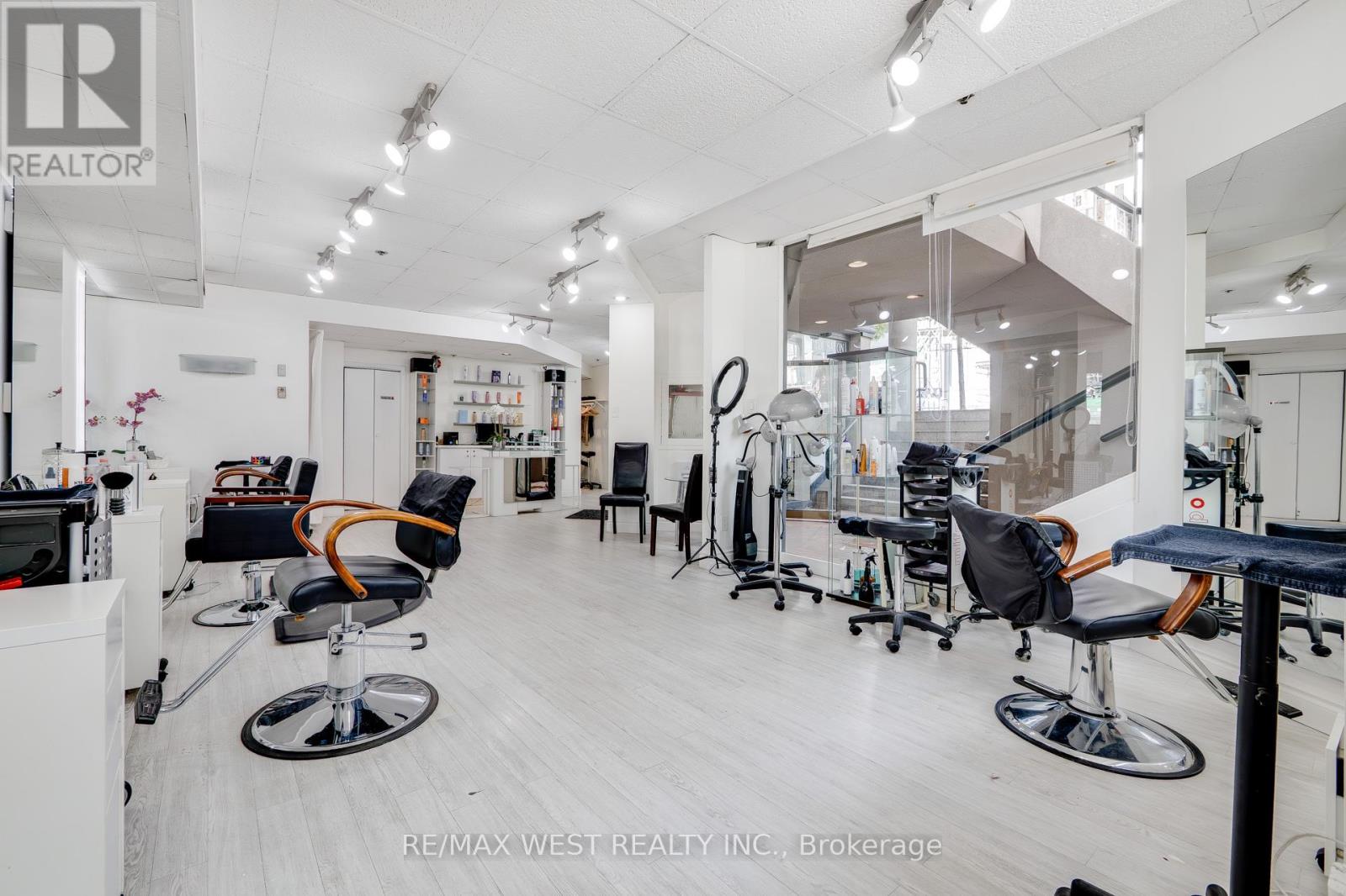Photo 12 of 1300 Bay Street, Toronto ON
