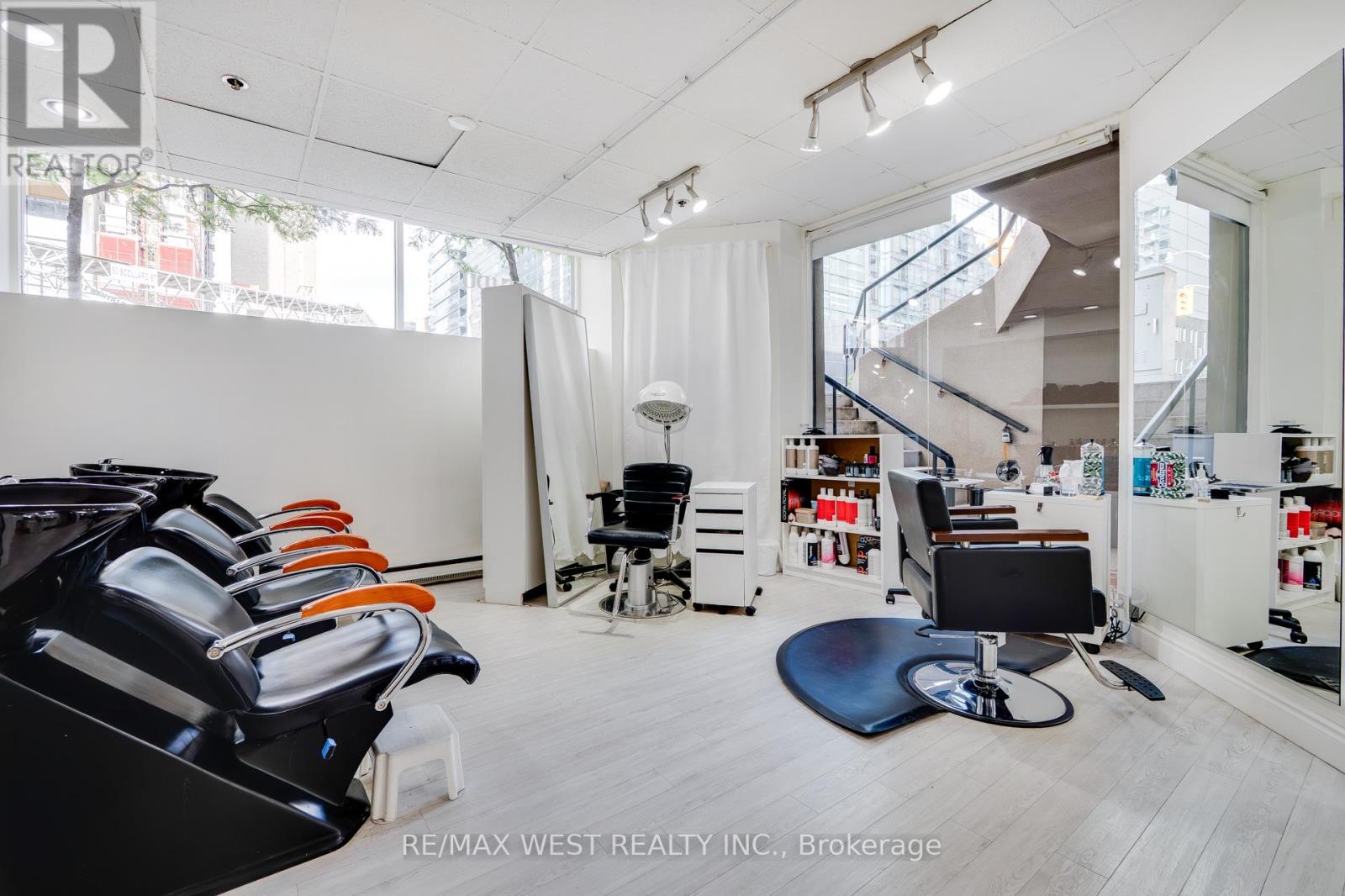 Photo 11 of 1300 Bay Street, Toronto ON