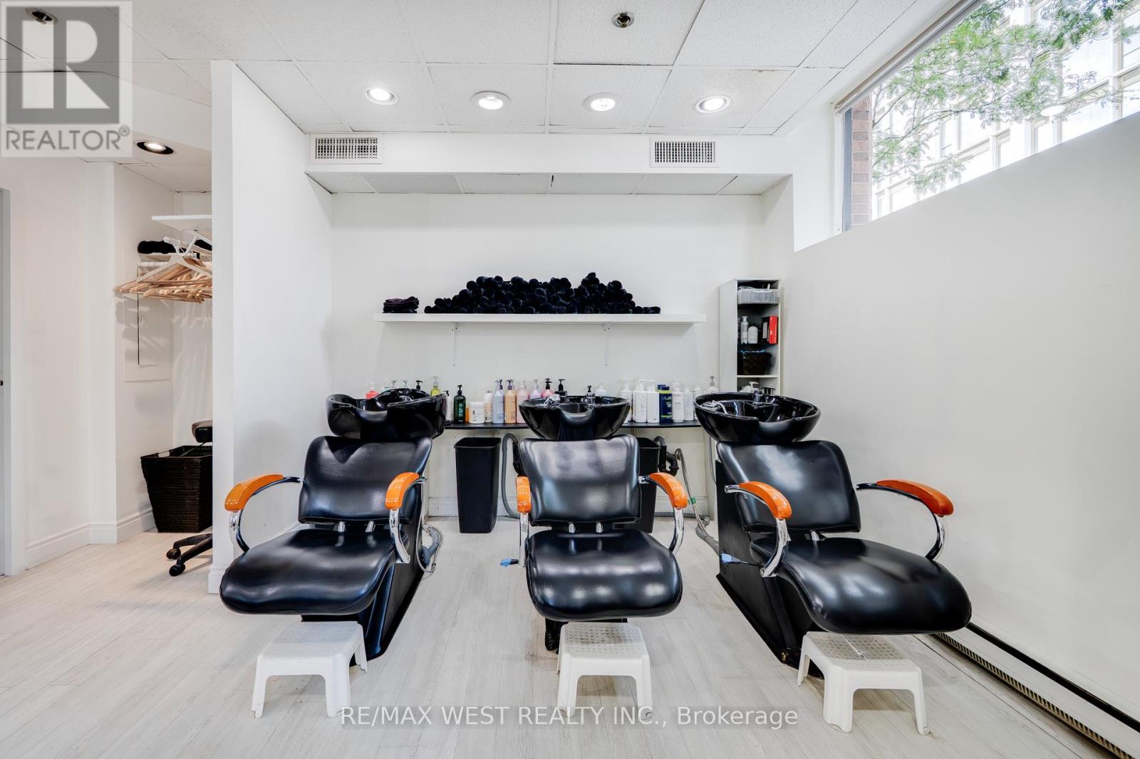 Photo 9 of 1300 Bay Street, Toronto ON