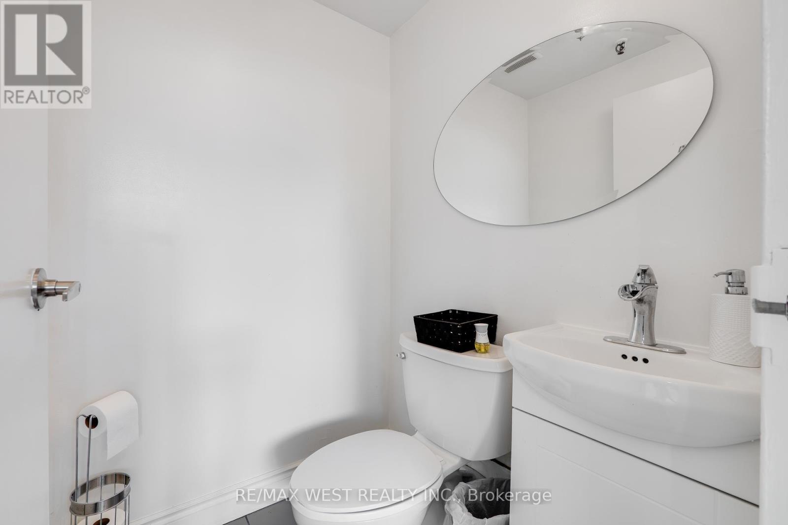Photo 1 of 1300 Bay Street, Toronto ON