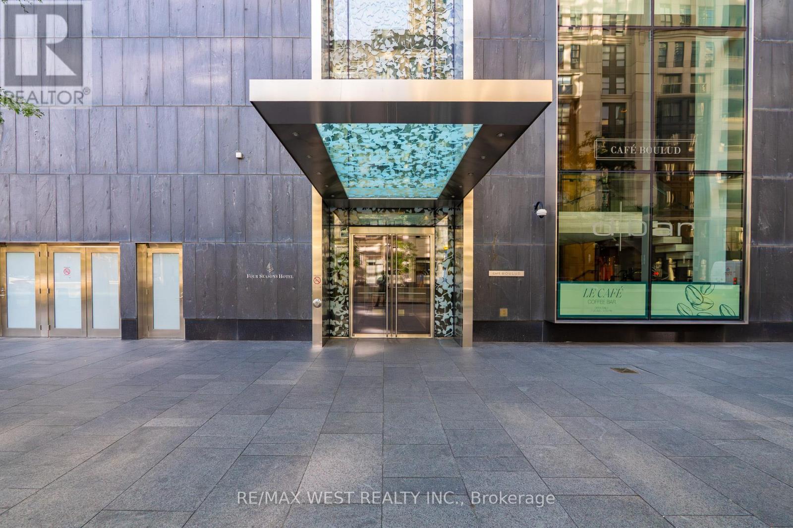 Photo 4 of 1300 Bay Street, Toronto ON