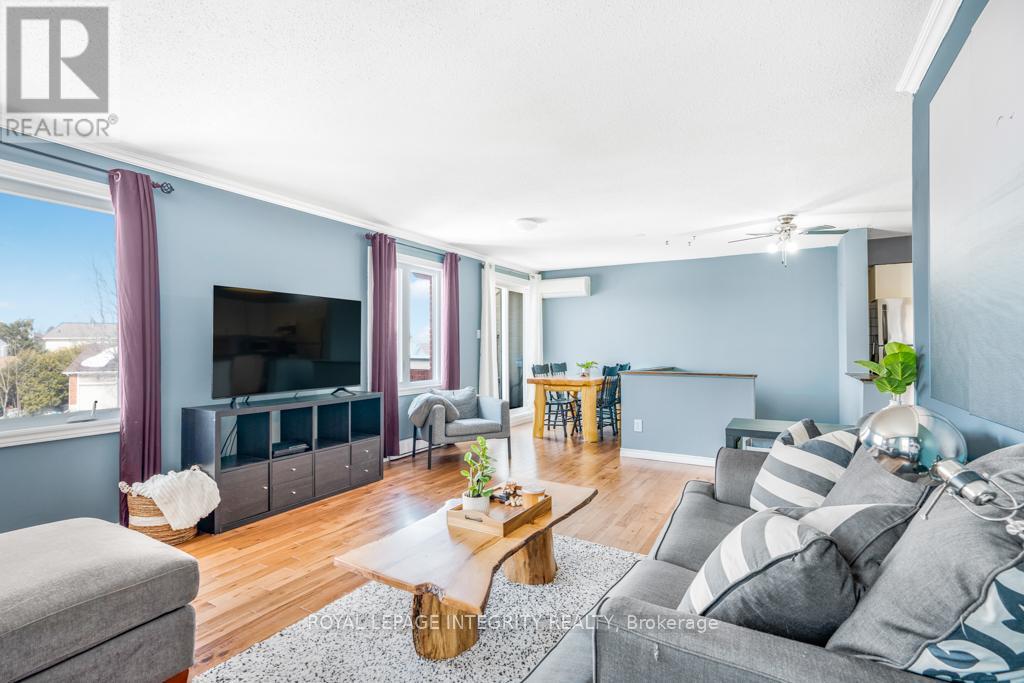 Photo 12 of 207 1825 Marsala Crescent, Ottawa ON