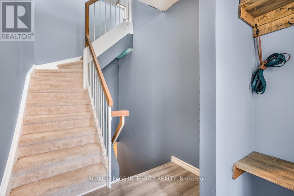 Photo 6 of 207 1825 Marsala Crescent, Ottawa ON