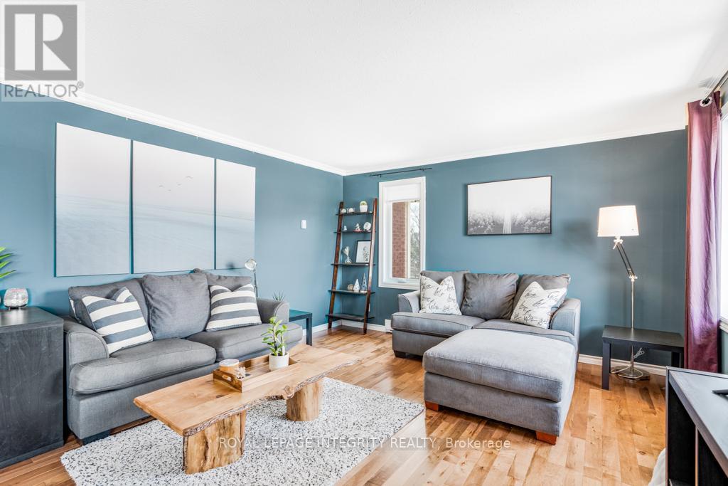 Photo 9 of 207 1825 Marsala Crescent, Ottawa ON