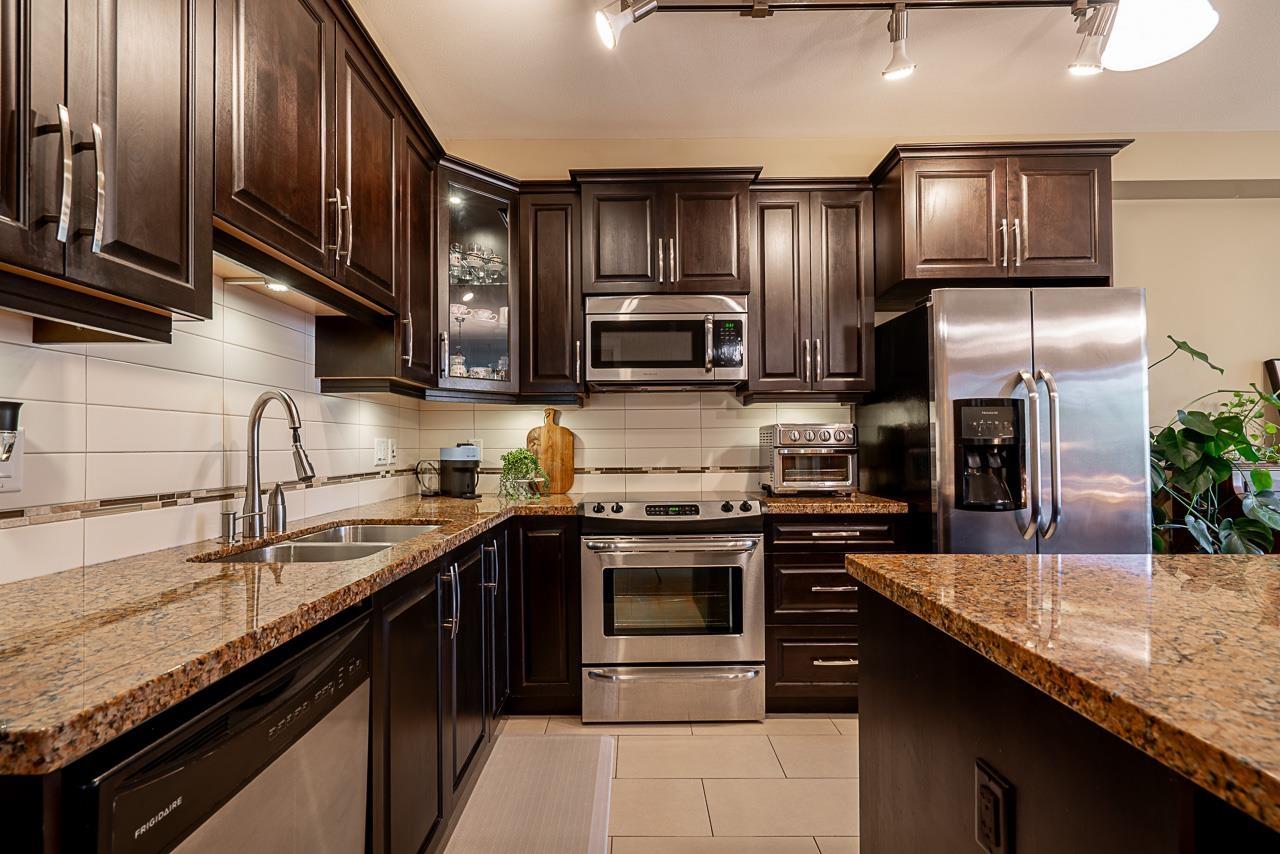 Photo 5 of 266 8328 207 A Street, Langley BC