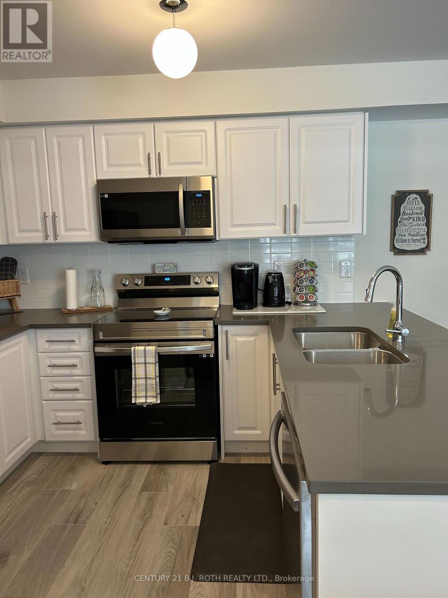 Photo 14 of 64 Appletree Lane, Barrie ON
