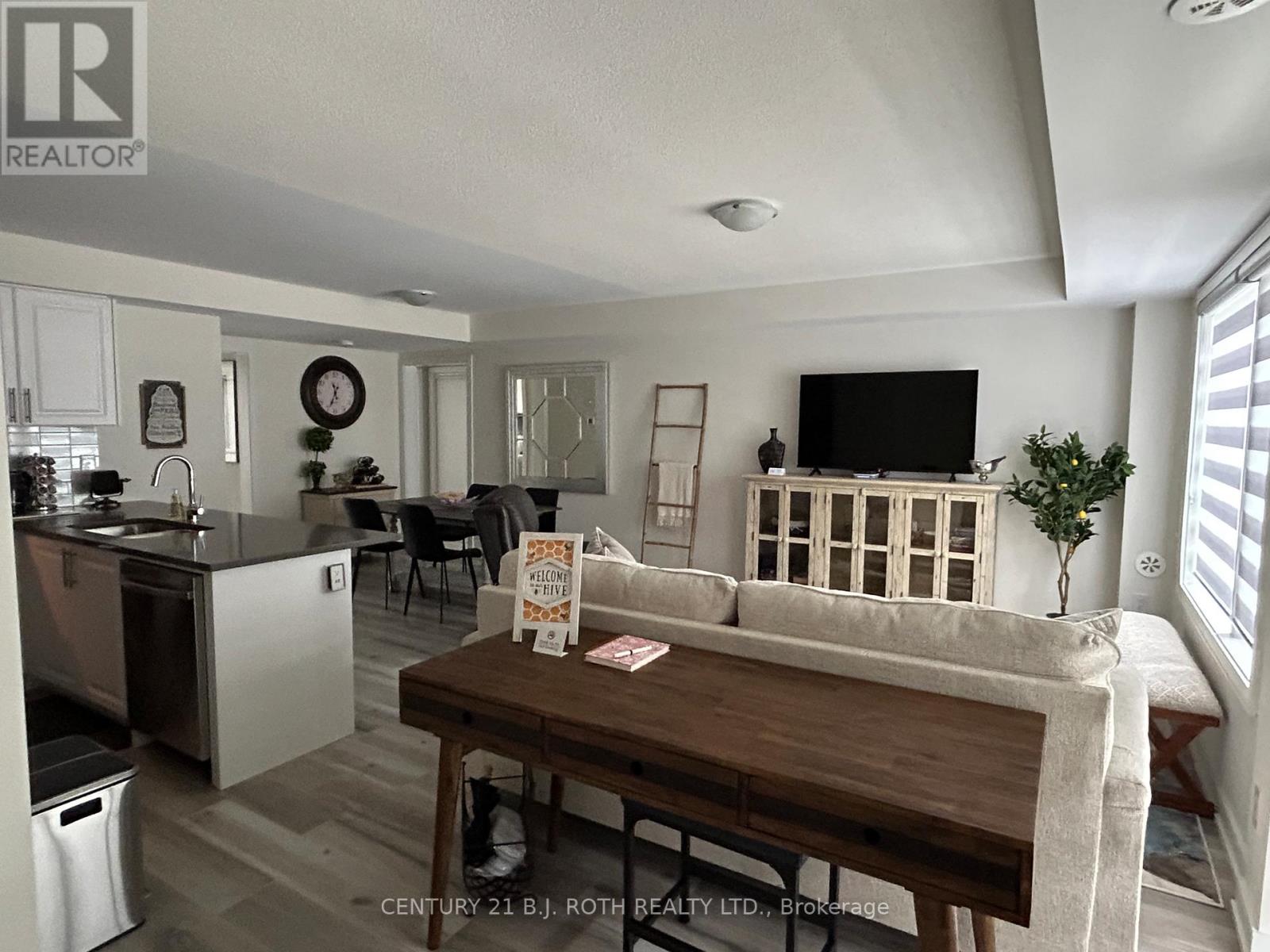 Photo 18 of 64 Appletree Lane, Barrie ON