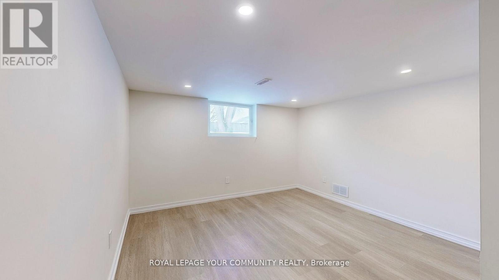Photo 10 of 17 Camborne Basement Avenue, Toronto ON