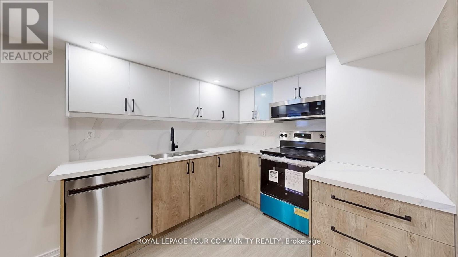 Photo 9 of 17 Camborne Basement Avenue, Toronto ON