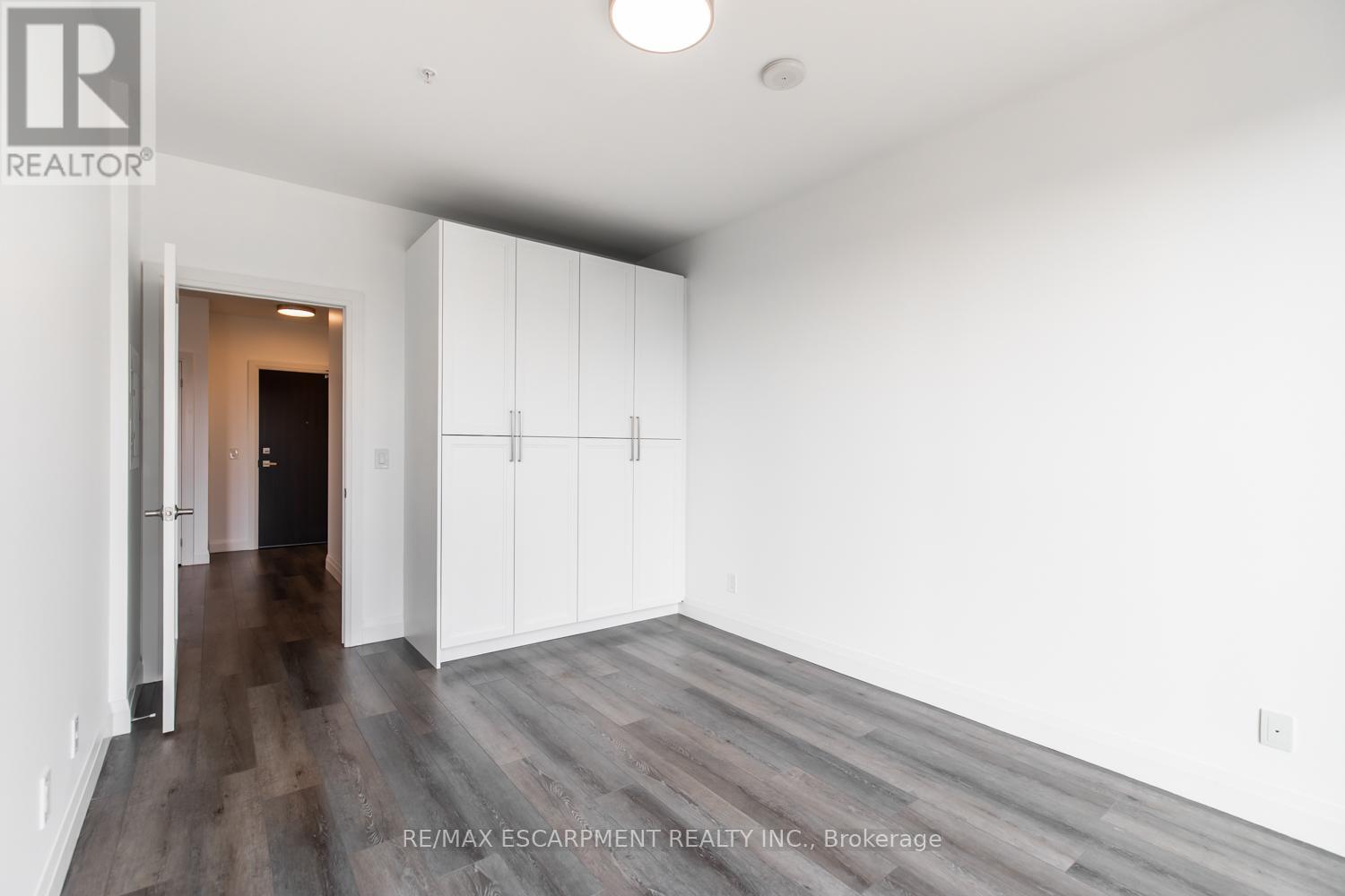 Photo 23 of 906 500 Brock Avenue, Burlington ON