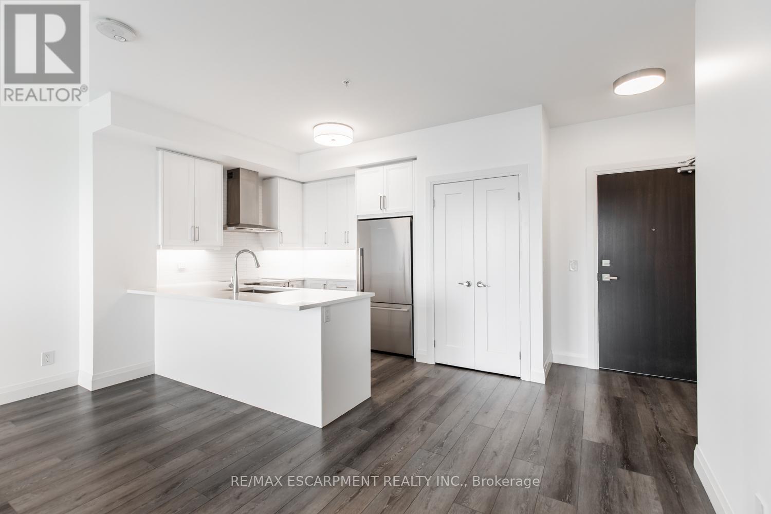 Photo 17 of 906 500 Brock Avenue, Burlington ON