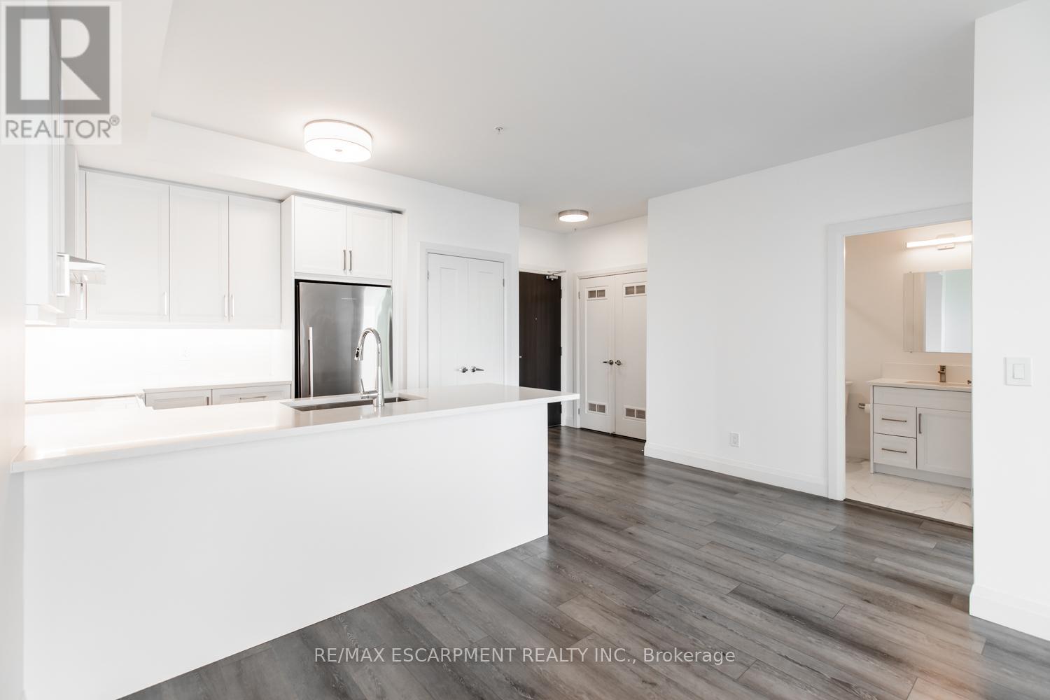 Photo 24 of 906 500 Brock Avenue, Burlington ON