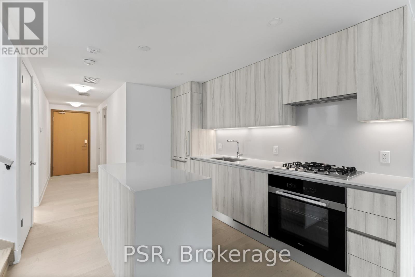 Photo 10 of Ph 401 200 Keewatin Avenue, Toronto ON