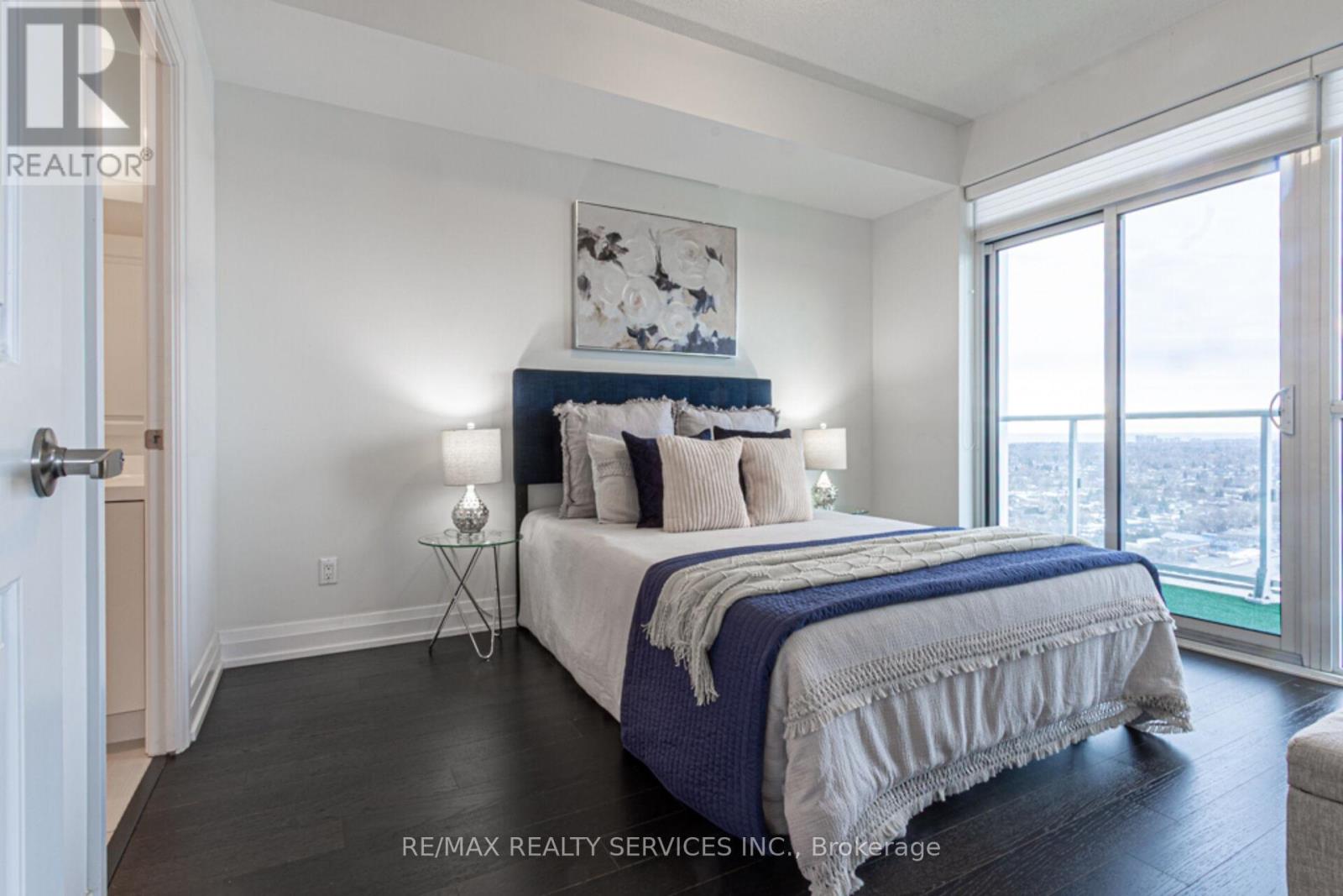 Photo 21 of 1911 65 Speers Road, Oakville ON
