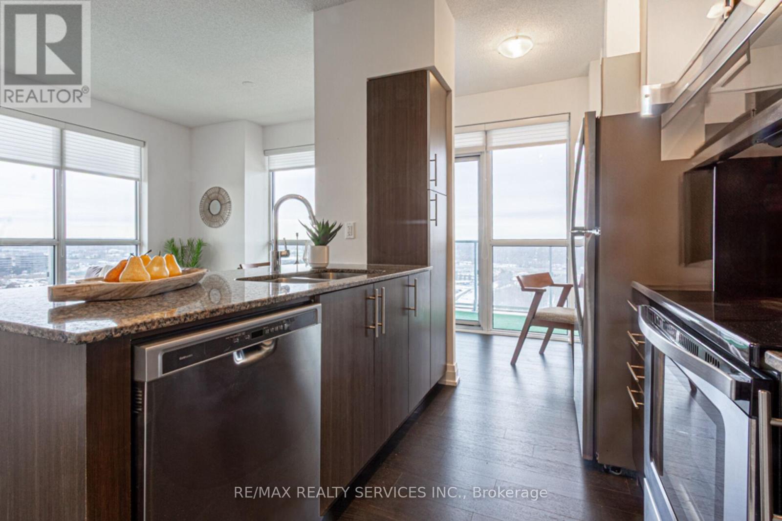 Photo 13 of 1911 65 Speers Road, Oakville ON