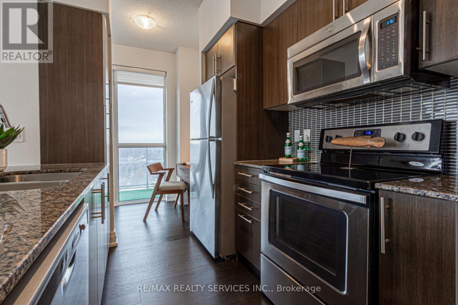Photo 28 of 1911 65 Speers Road, Oakville ON