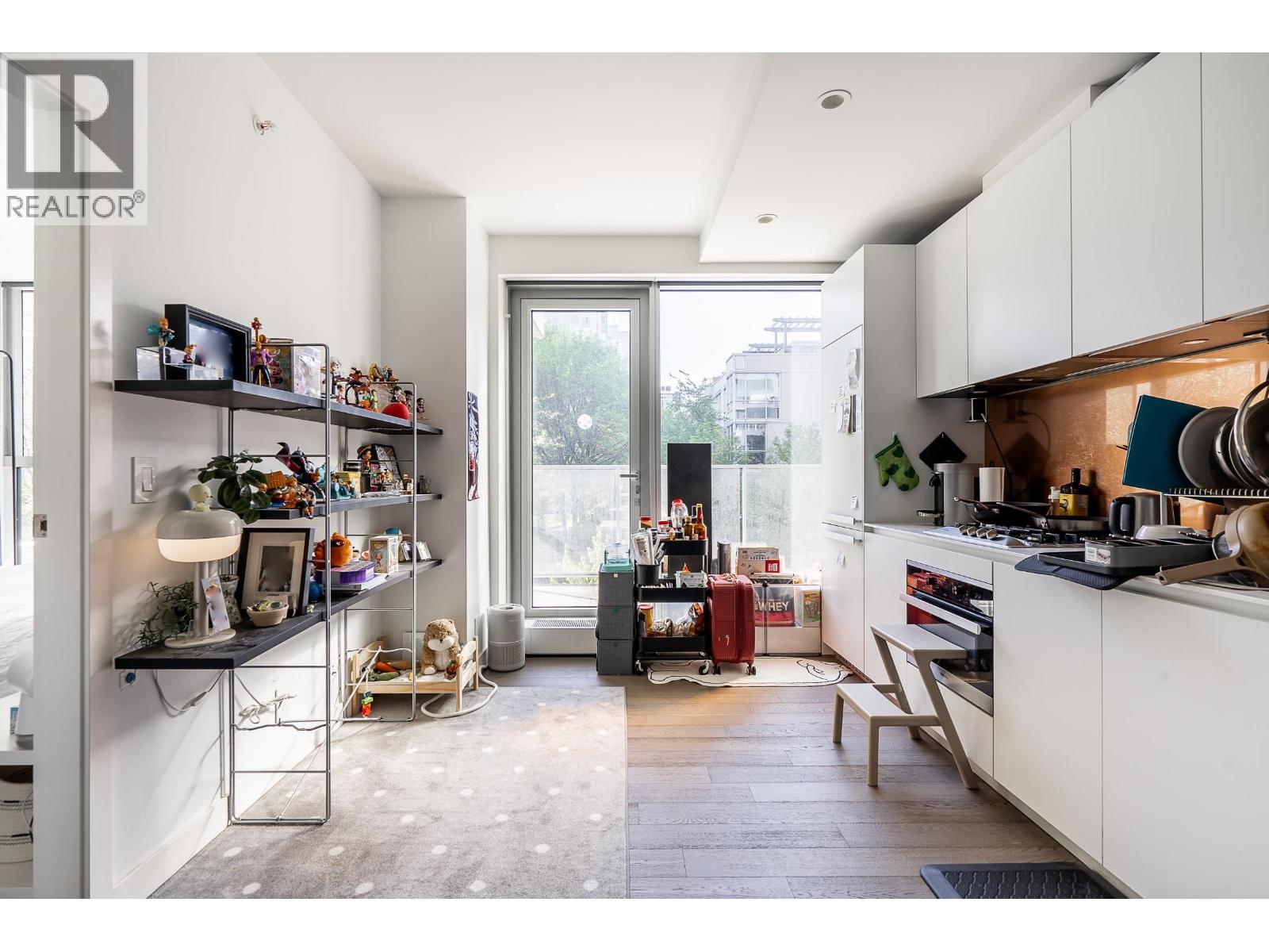Photo 7 of 301 1480 Howe Street, Vancouver BC