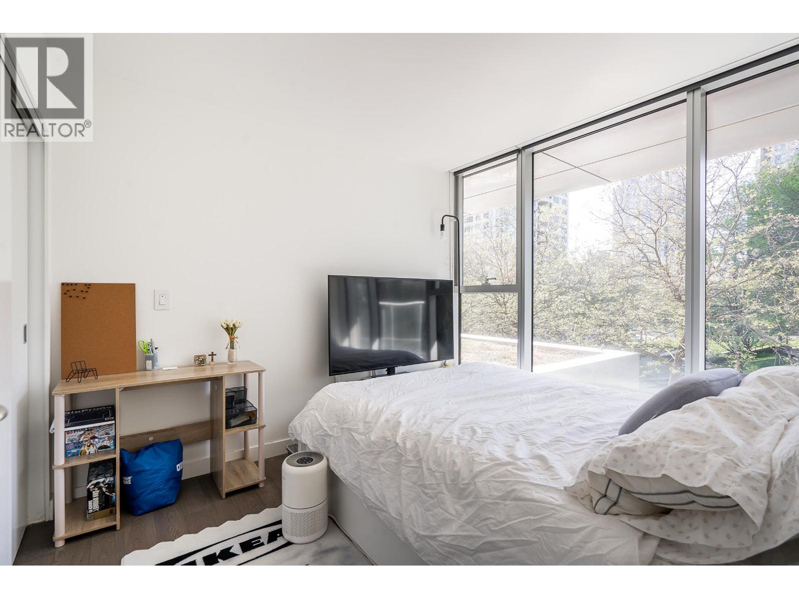 Photo 10 of 301 1480 Howe Street, Vancouver BC