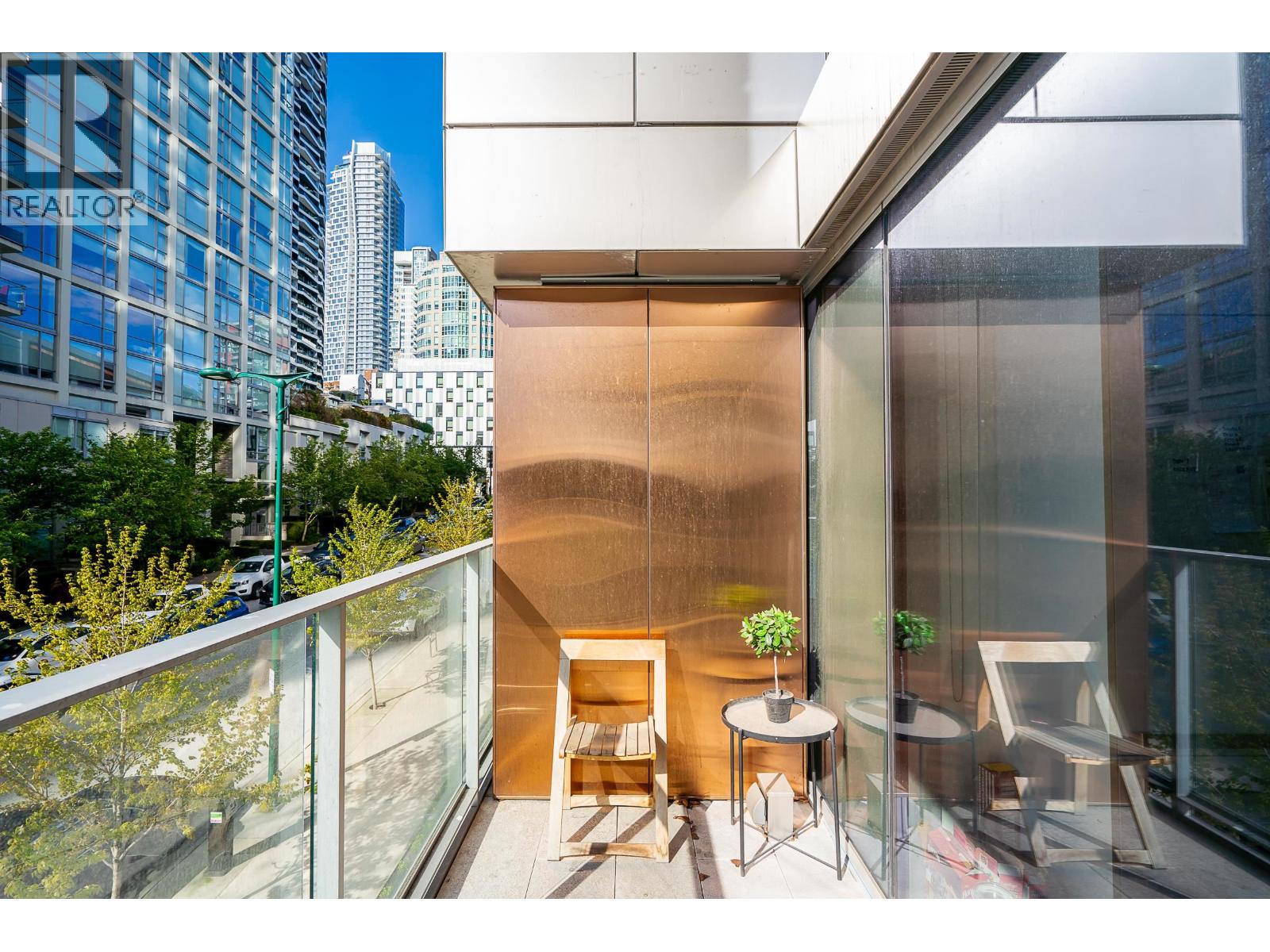 Photo 5 of 301 1480 Howe Street, Vancouver BC