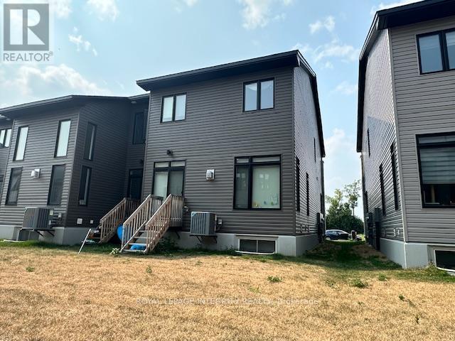 Photo 6 of 121 Bristol Crescent, North Grenville ON