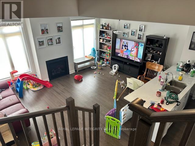 Photo 2 of 121 Bristol Crescent, North Grenville ON
