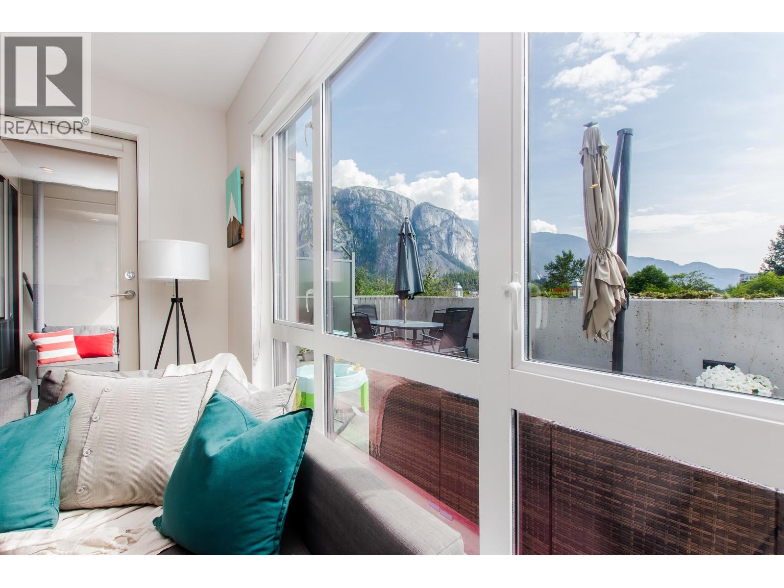 Photo 4 of 421 38362 Buckley Avenue, Squamish BC