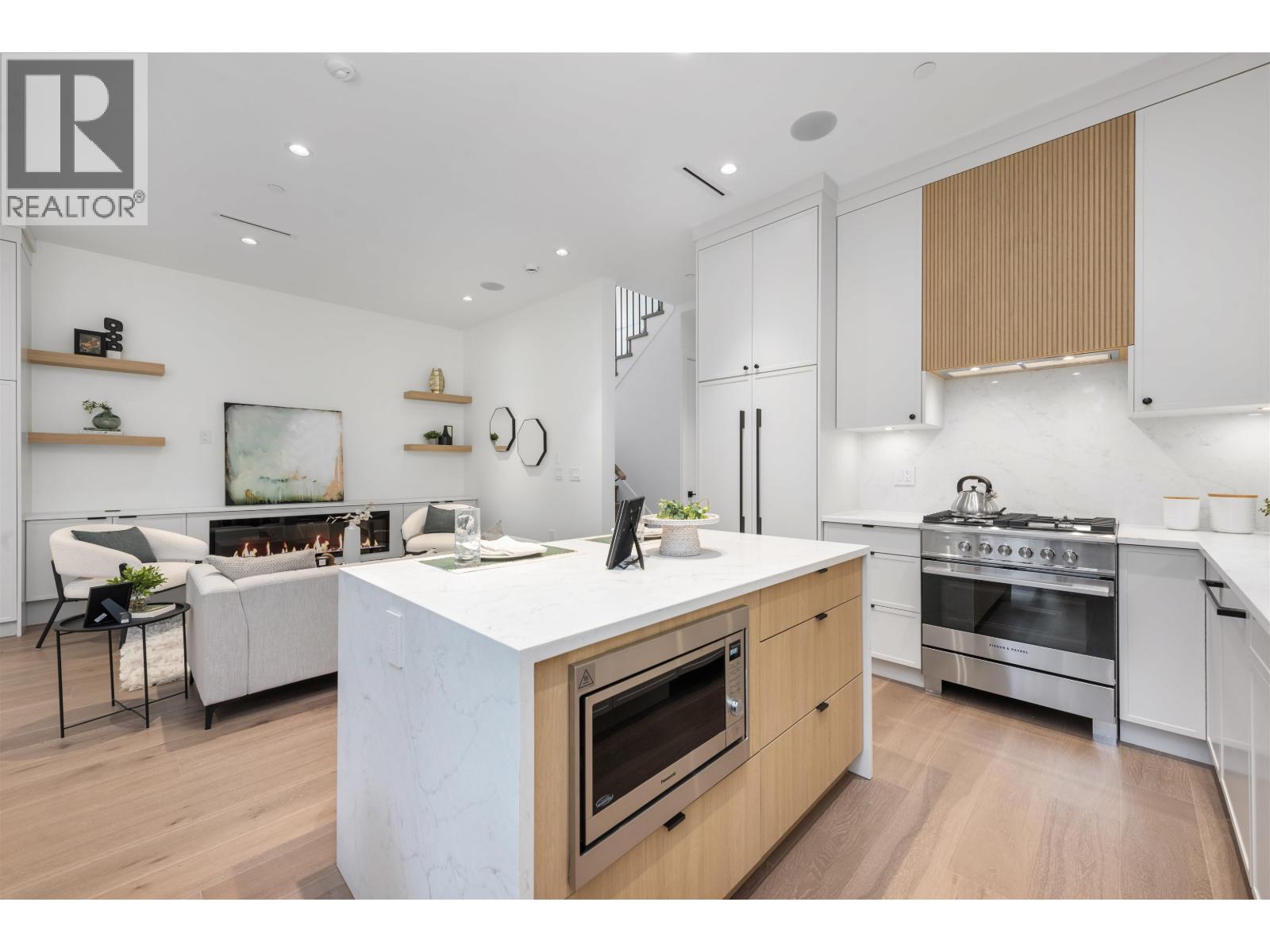 Photo 16 of 1 878 E 37 Avenue, Vancouver BC