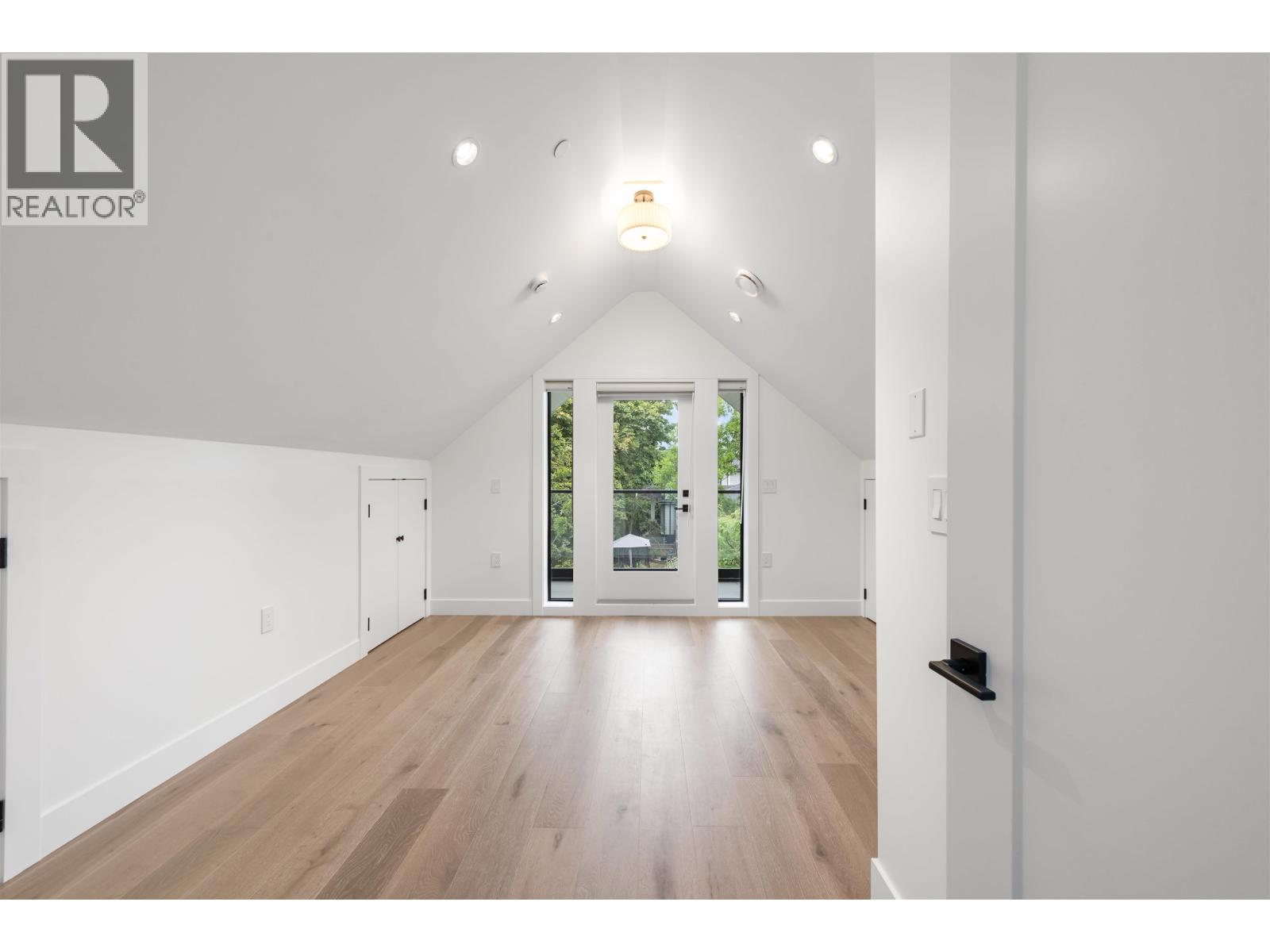 Photo 30 of 1 878 E 37 Avenue, Vancouver BC