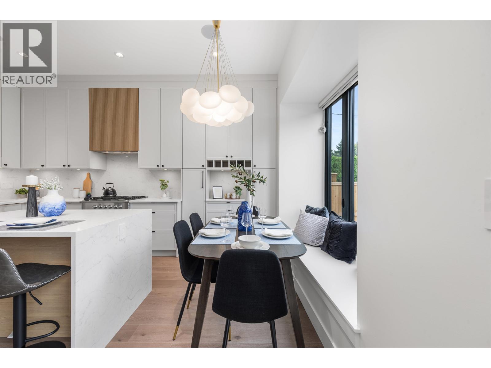 Photo 14 of 2 878 E 37 Avenue, Vancouver BC