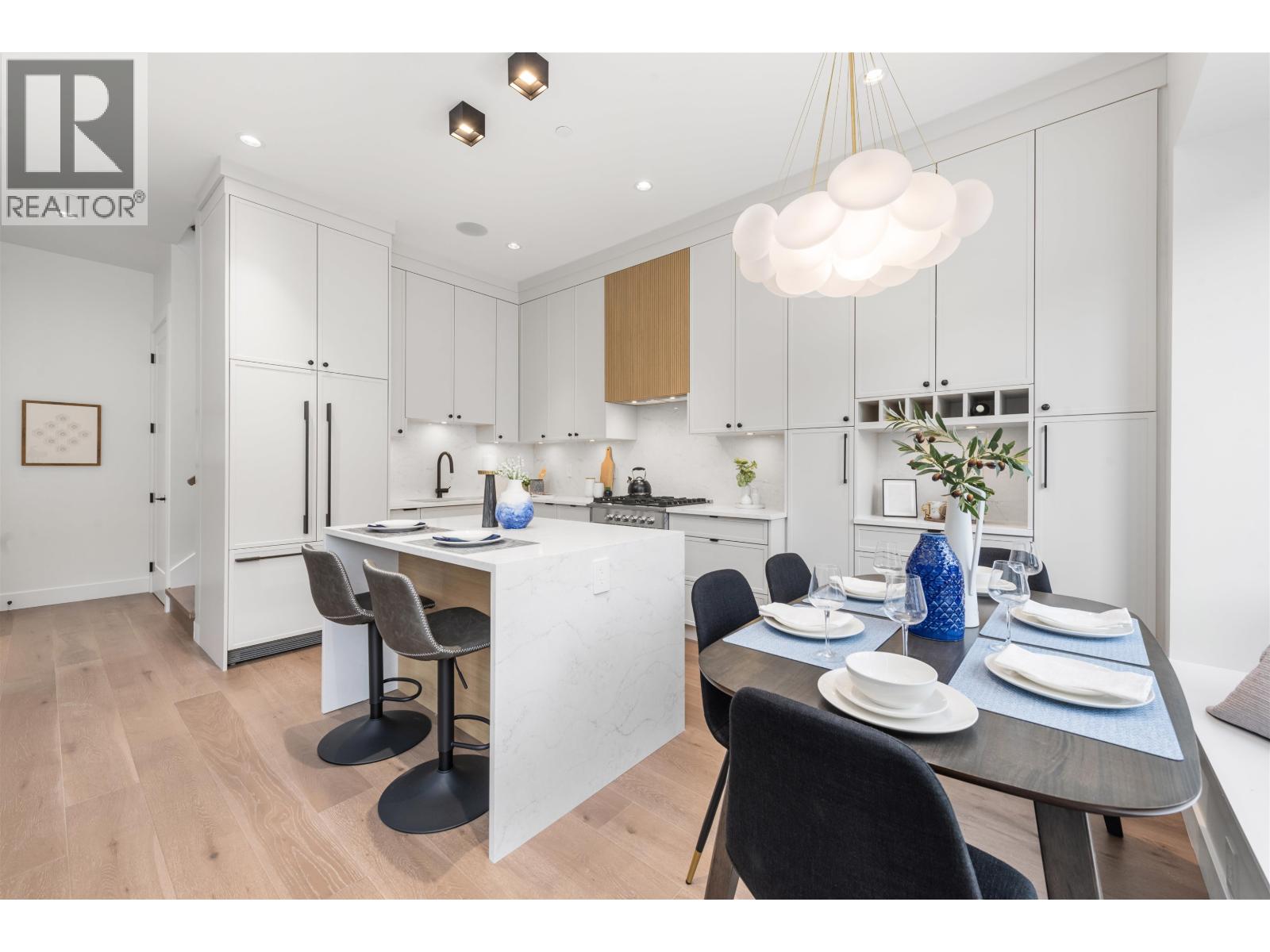 Photo 15 of 2 878 E 37 Avenue, Vancouver BC