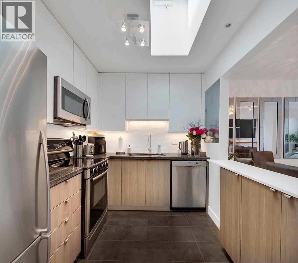 Photo 11 of 411 108 W Esplanade Avenue, North Vancouver BC