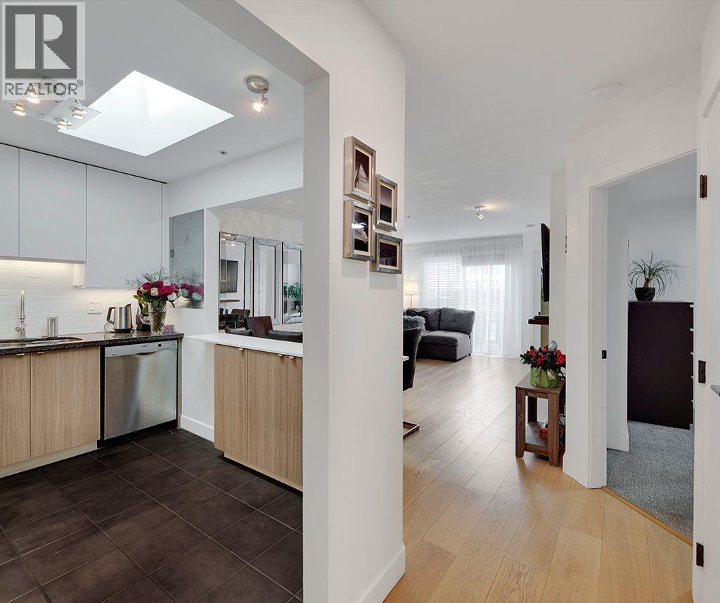 Photo 13 of 411 108 W Esplanade Avenue, North Vancouver BC