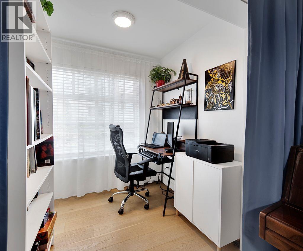 Photo 17 of 411 108 W Esplanade Avenue, North Vancouver BC