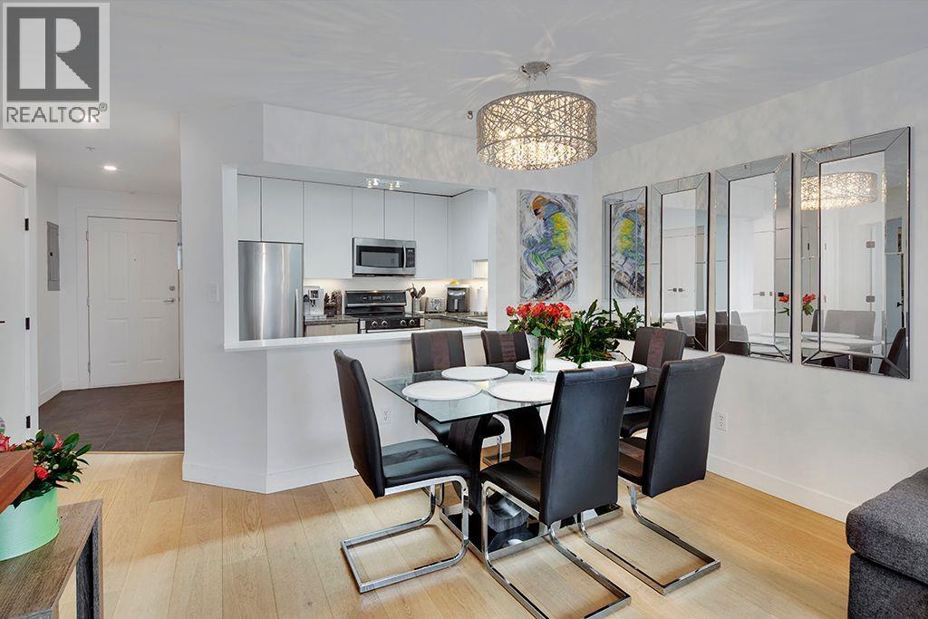 Photo 8 of 411 108 W Esplanade Avenue, North Vancouver BC