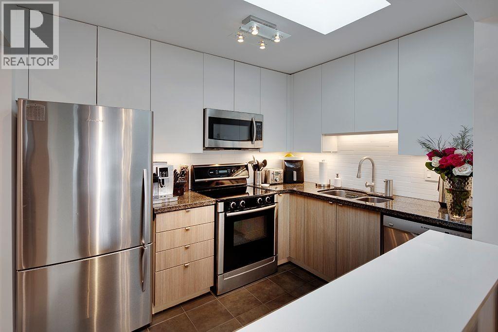 Photo 9 of 411 108 W Esplanade Avenue, North Vancouver BC