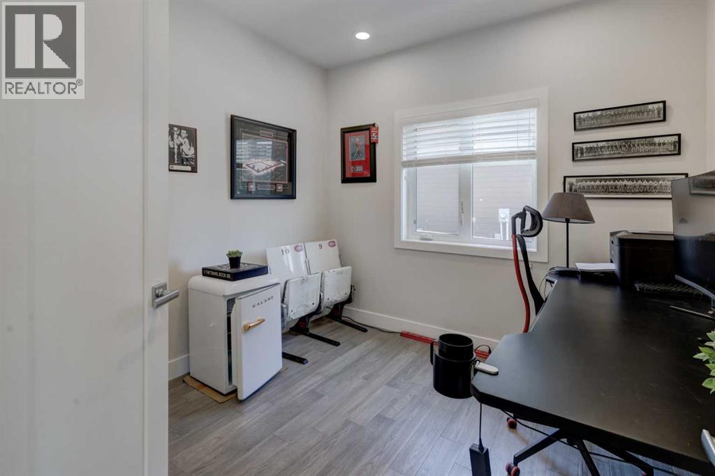 Photo 12 of 69 Westpoint Way Sw, Calgary AB