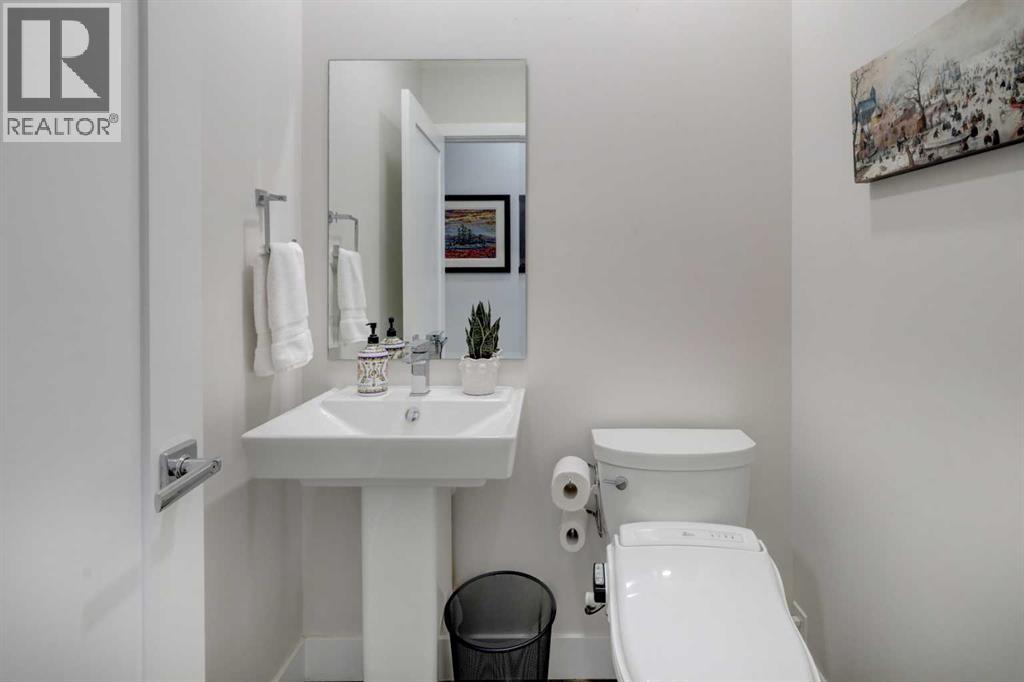 Photo 8 of 69 Westpoint Way Sw, Calgary AB