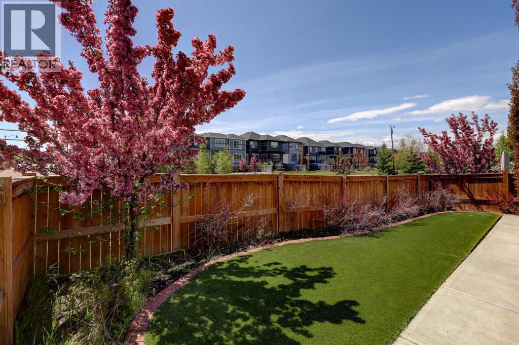 Photo 14 of 69 Westpoint Way Sw, Calgary AB