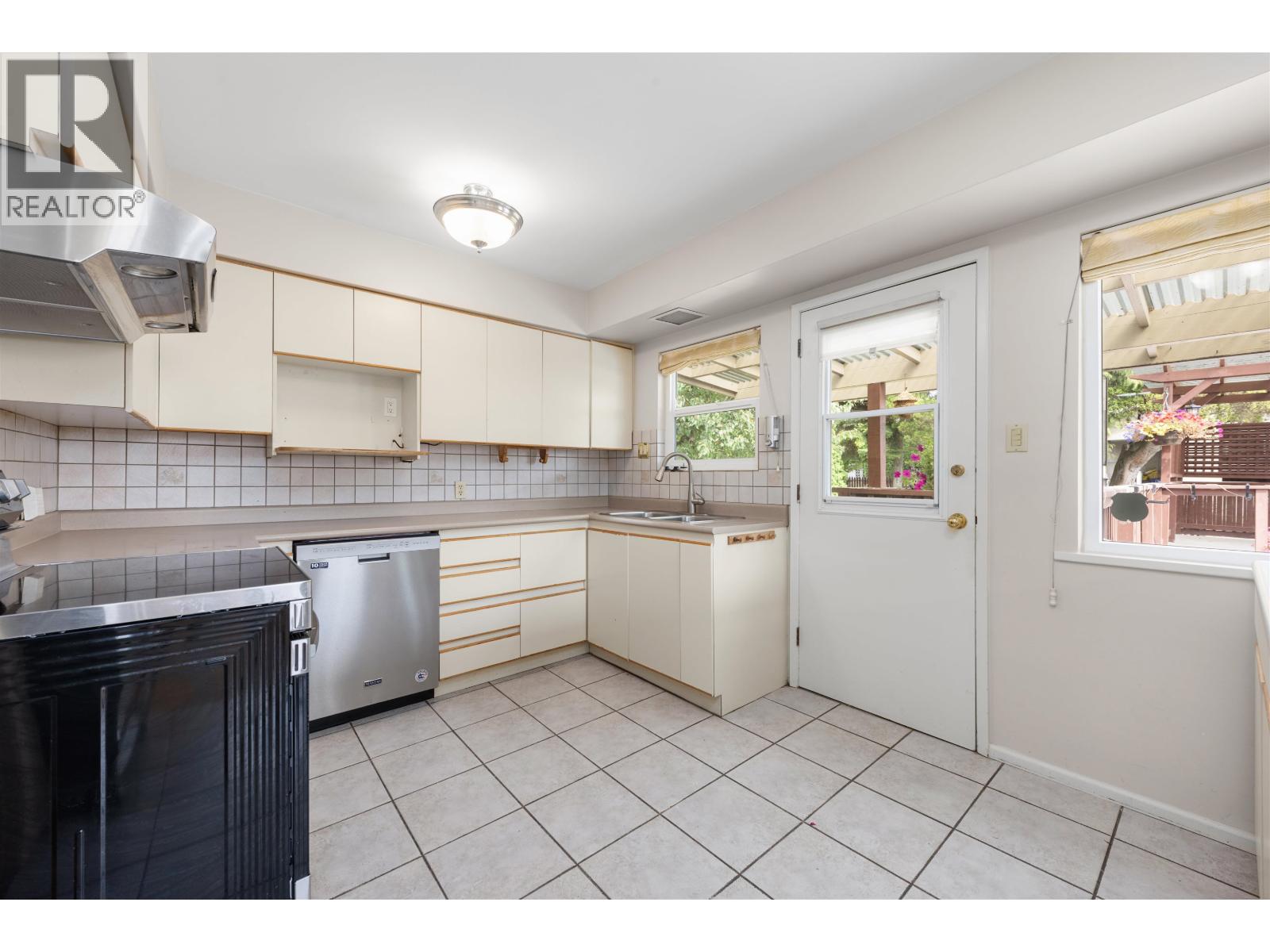 Photo 20 of 7988 Edson Avenue, Burnaby BC