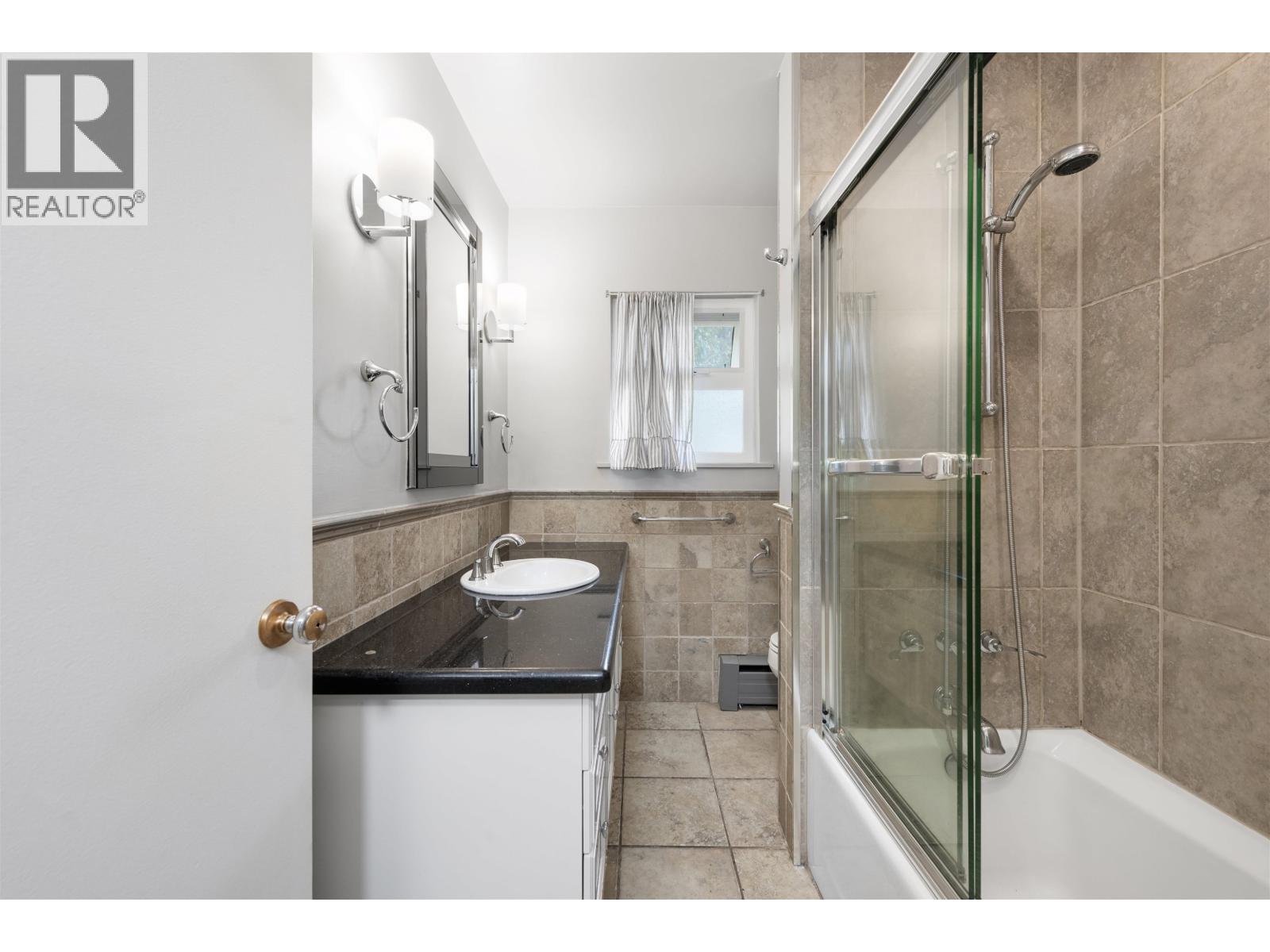 Photo 3 of 7988 Edson Avenue, Burnaby BC
