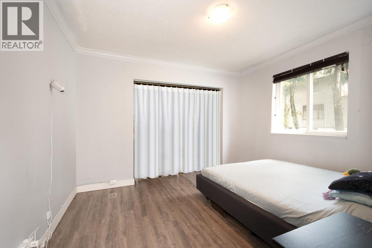 Photo 13 of 933 Fifth Street, New Westminster BC