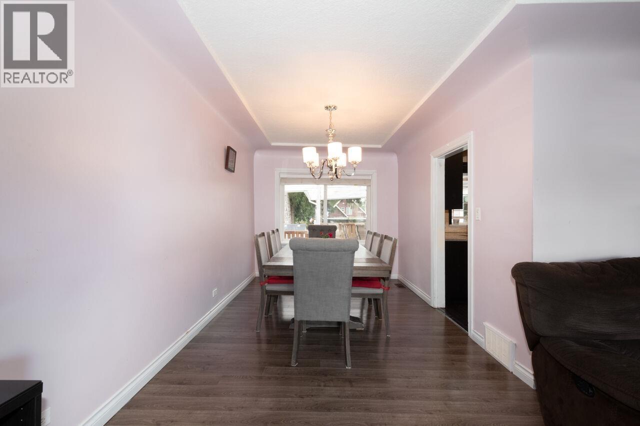 Photo 6 of 933 Fifth Street, New Westminster BC