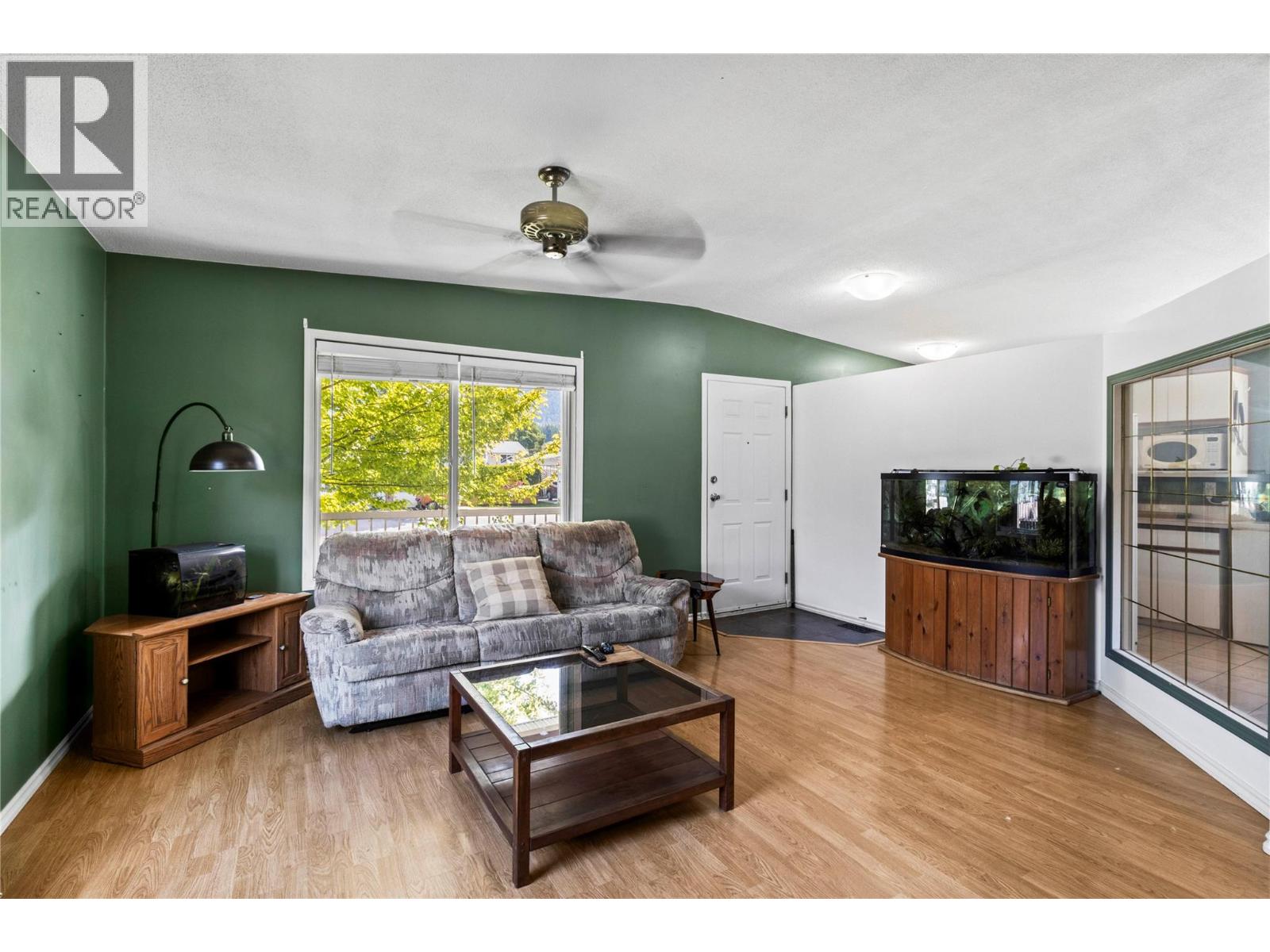 Photo 10 of 7251 48 Street Ne, Salmon Arm BC