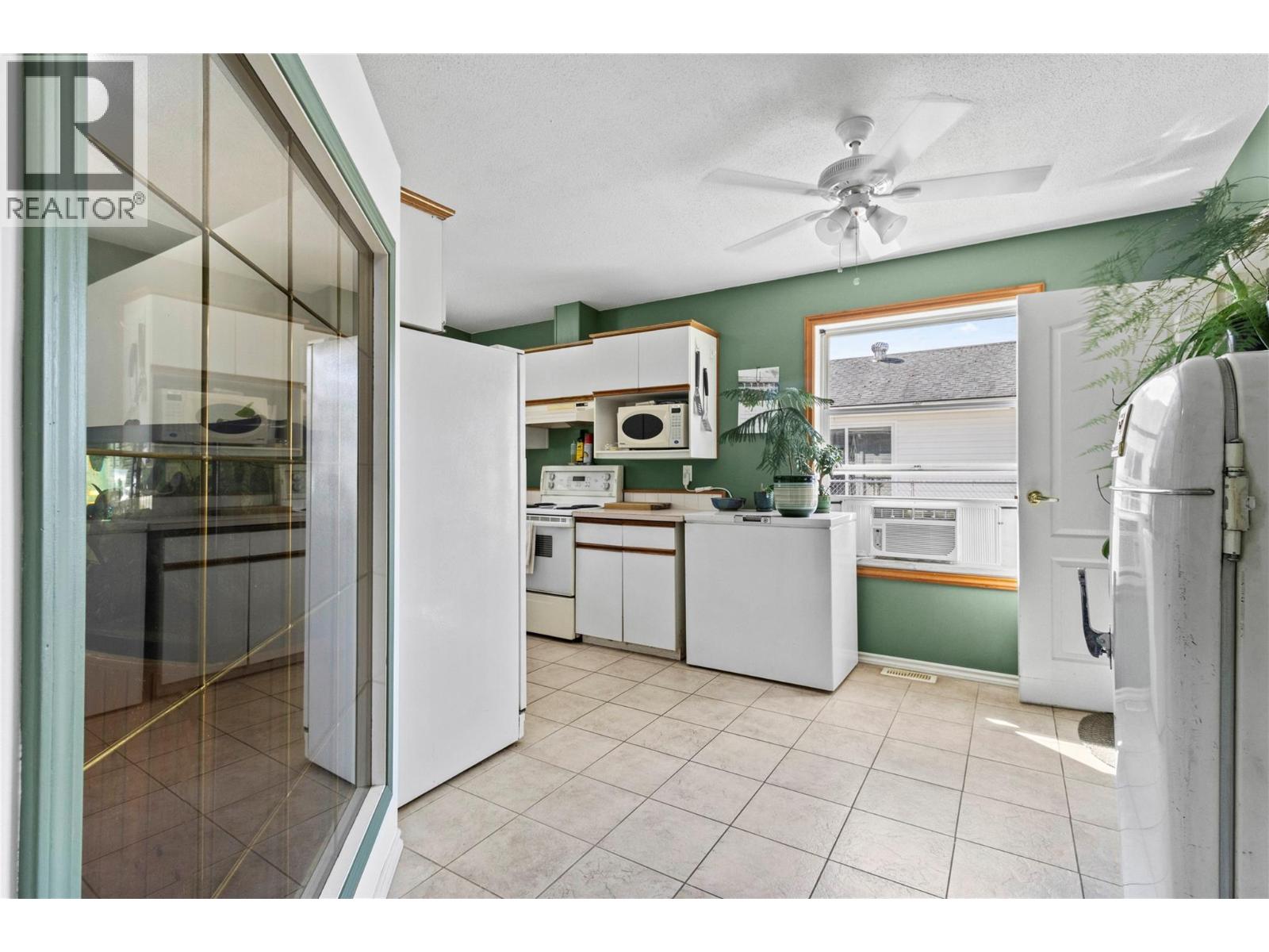 Photo 14 of 7251 48 Street Ne, Salmon Arm BC
