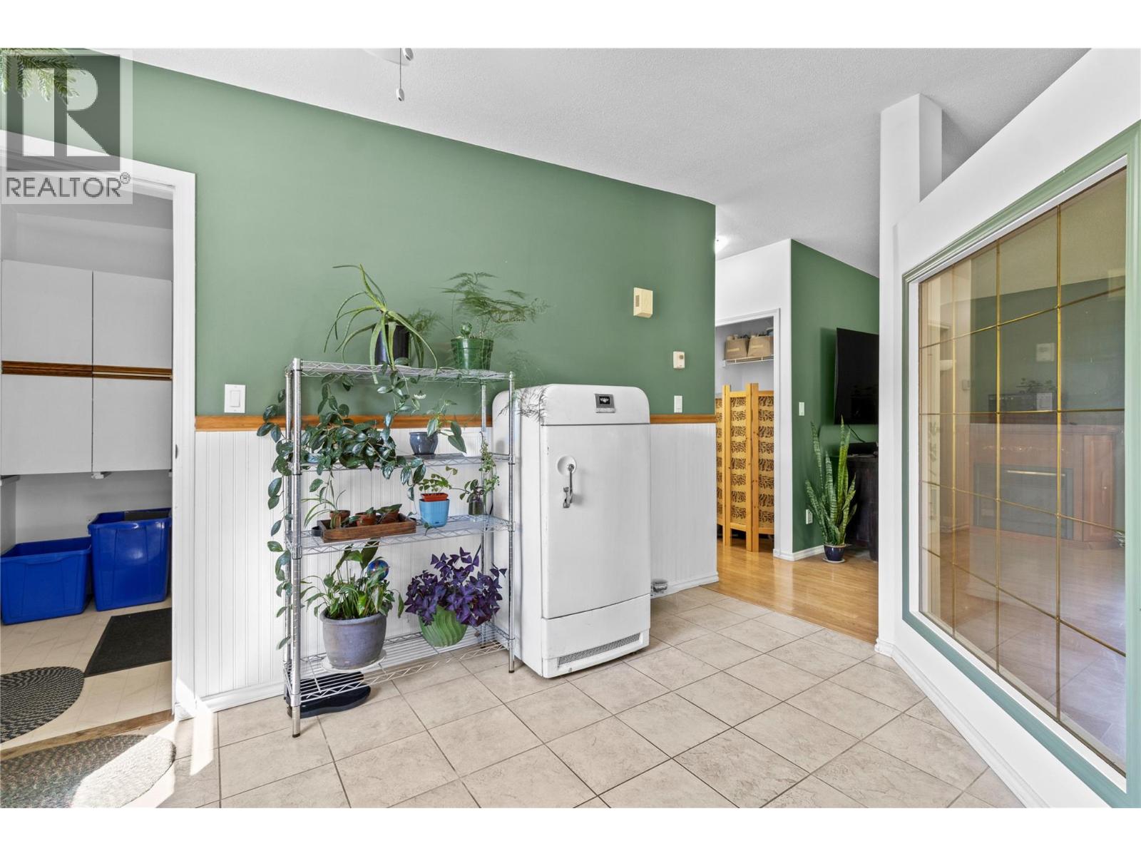 Photo 8 of 7251 48 Street Ne, Salmon Arm BC