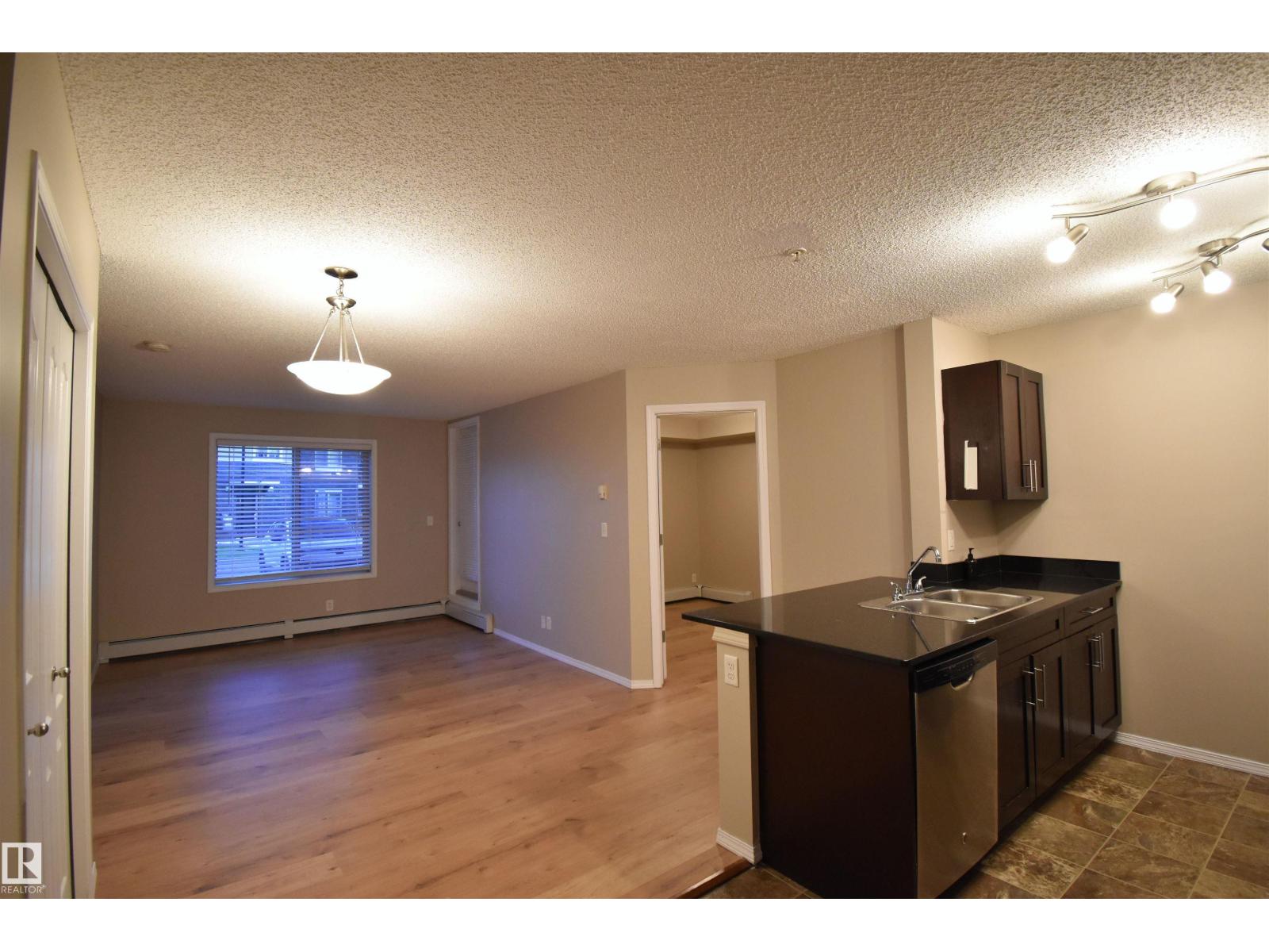 Photo 4 of 117 12025 22 Av Sw Sw, Edmonton AB