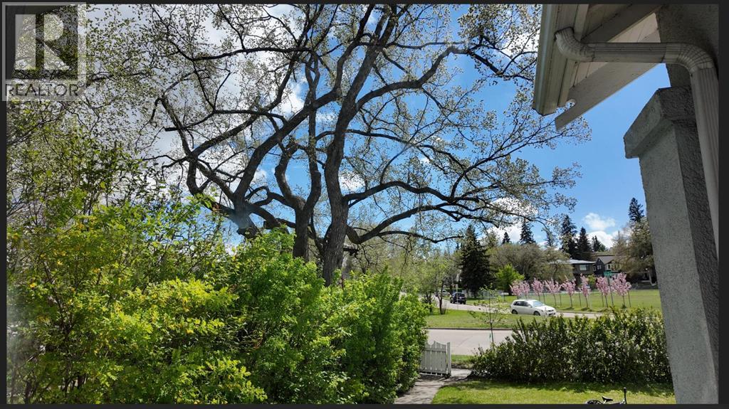 Single Family House for Sale in  Superior Avenue SW Scarboro Calgary 