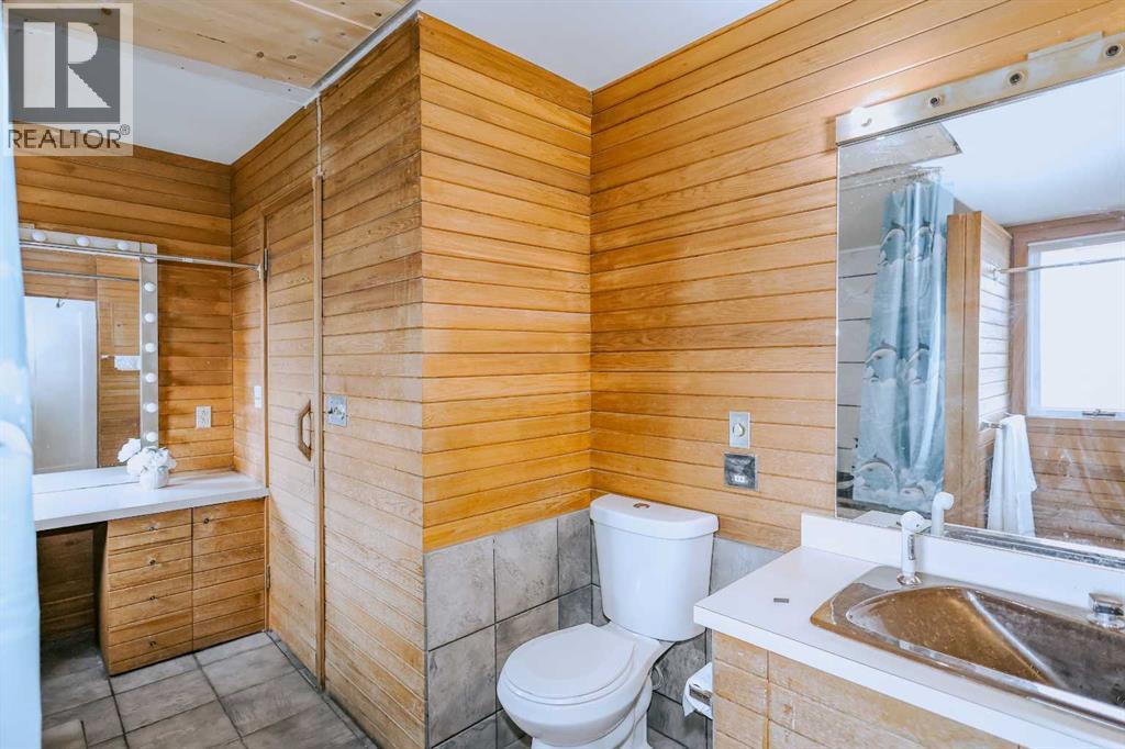 Single Family House for Sale in  Superior Avenue SW Scarboro Calgary 