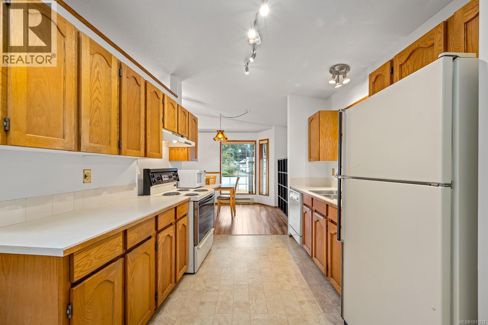 2105 Pemberton Pl, Comox