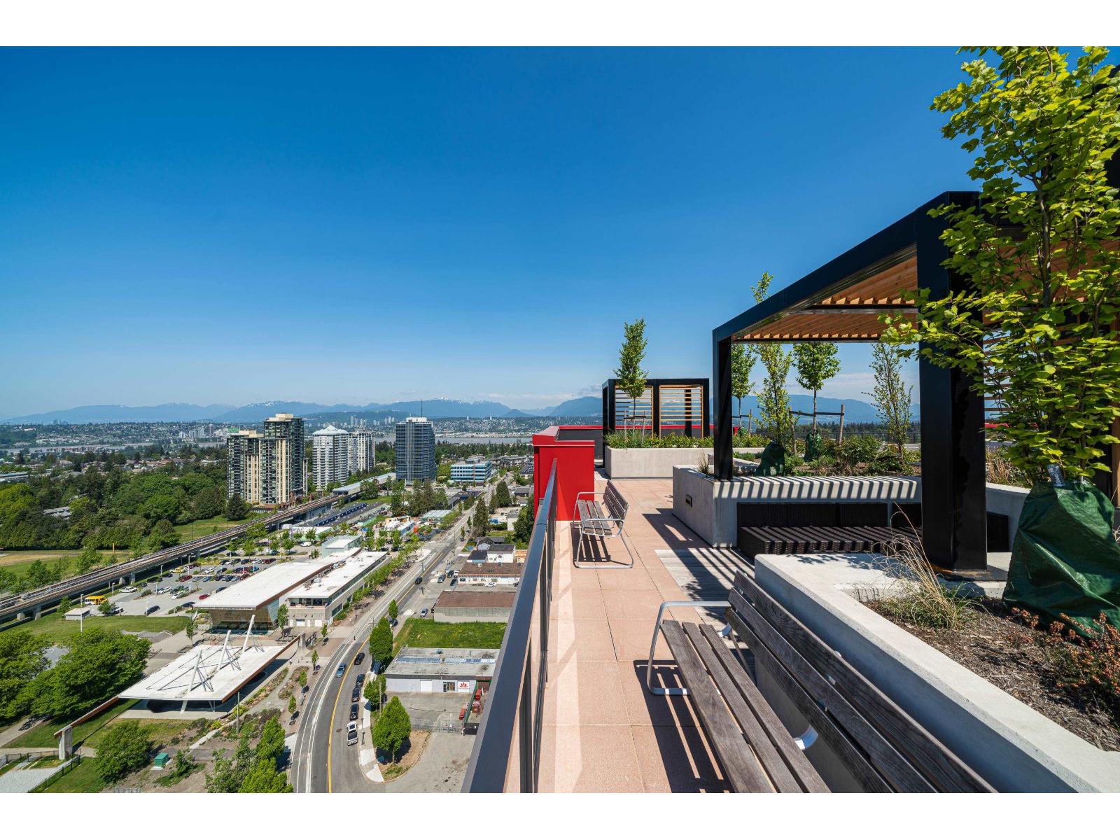Photo 15 of 1011 10626 City Parkway, Surrey BC